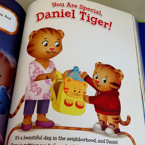 Adorable Daniel Tiger's 12  Five Minute Stories - Picture 5 of 10